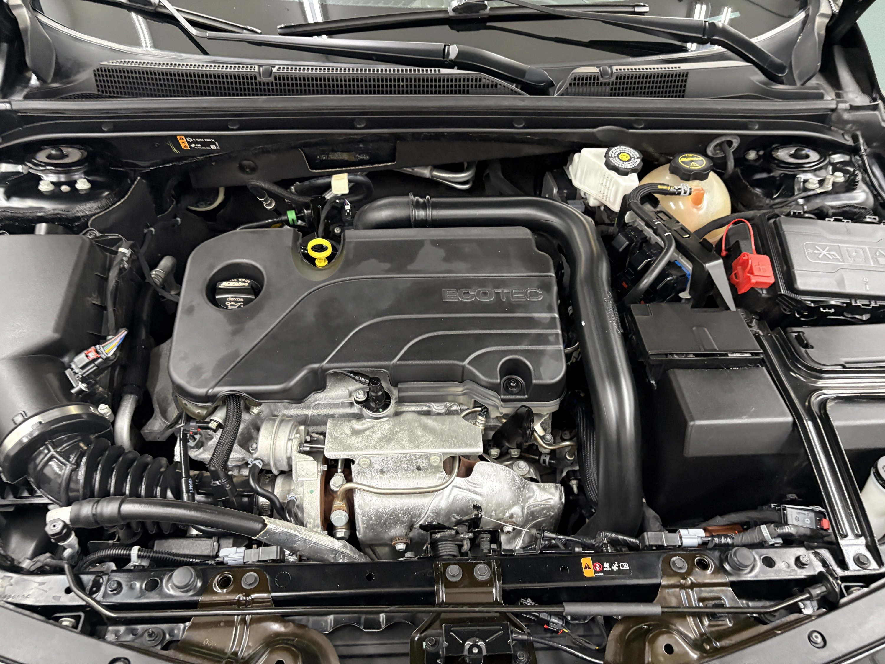Used 2025 Chevrolet Malibu LT FWD image 8