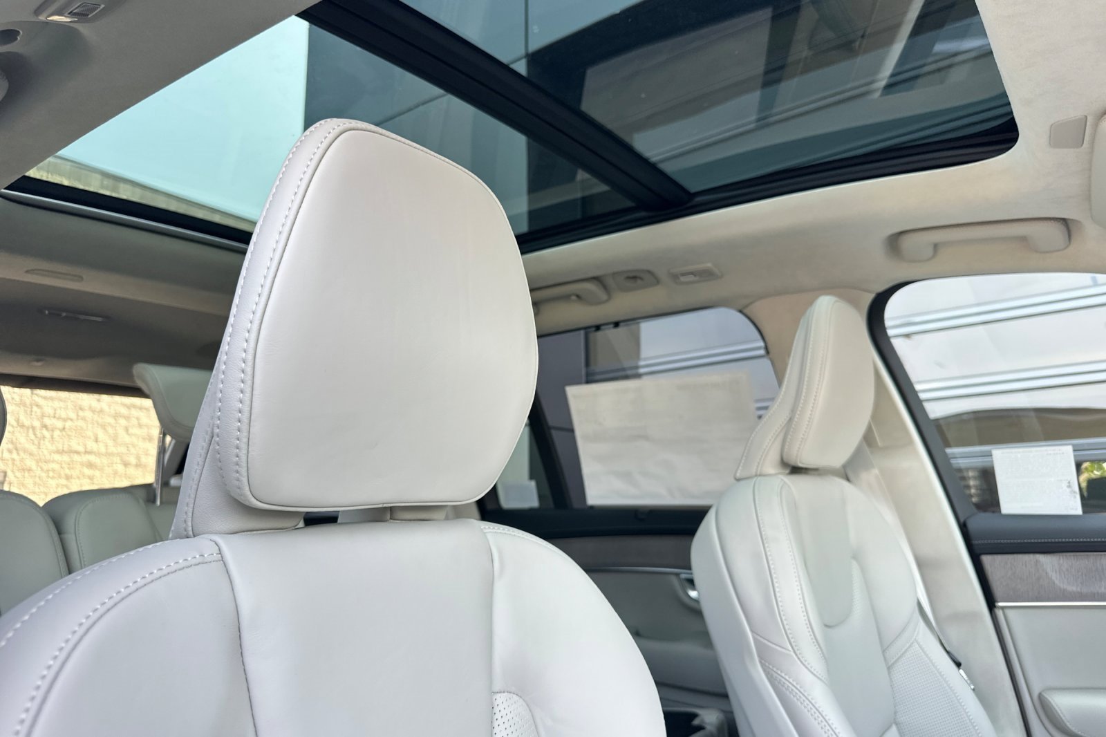 New 2026 Volvo XC90 T8 Ultra w/ Lounge Package image 19