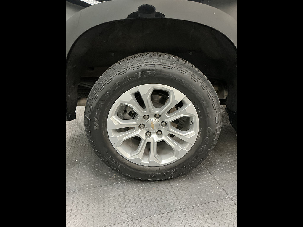 Used 2024 Chevrolet Silverado 1500 LTZ w/ Z71 Off-Road Package AWD/4WD image 42