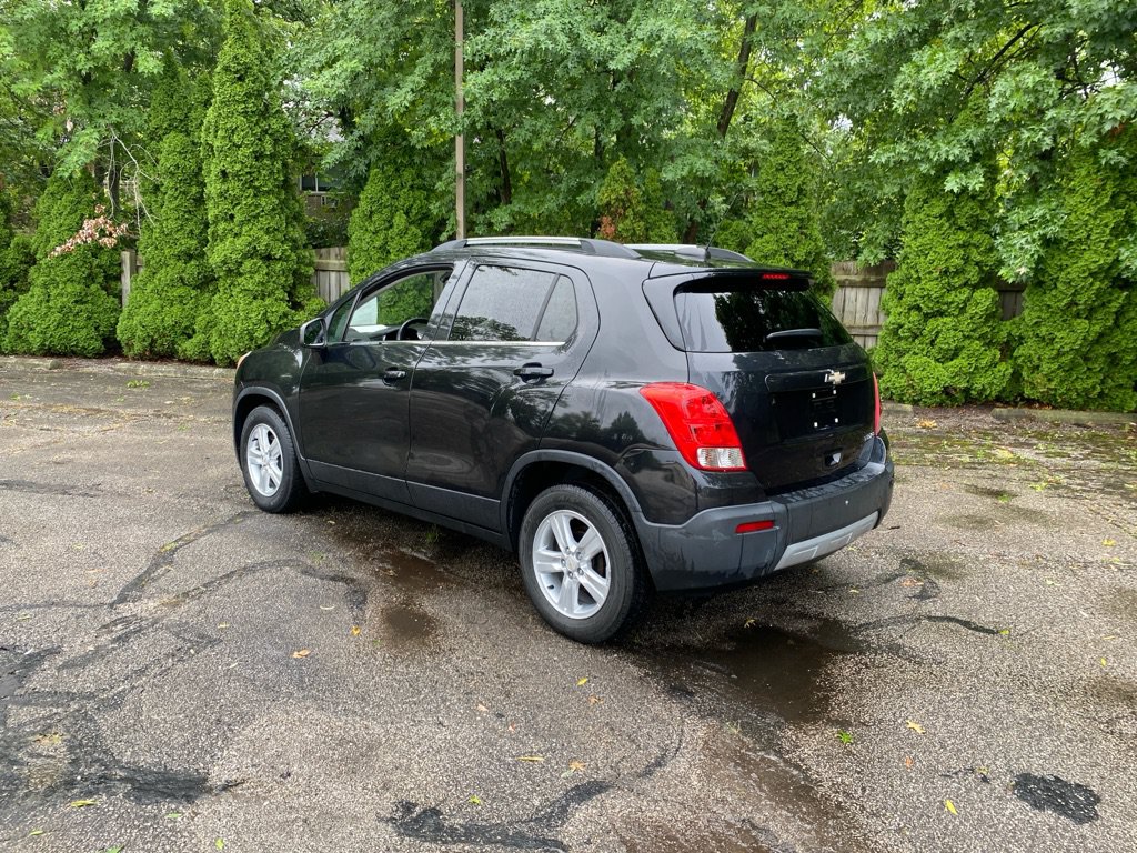 Used 2016 Chevrolet Trax LT w/ LPO, Cargo Package FWD image 3