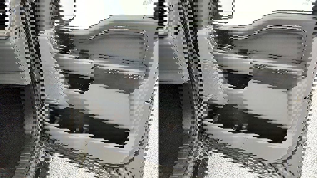 Used 2022 Ford F150 XLT w/ Equipment Group 302A High image 25