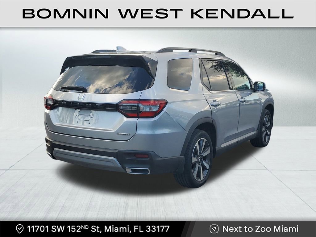 Used 2023 Honda Pilot Touring image 7