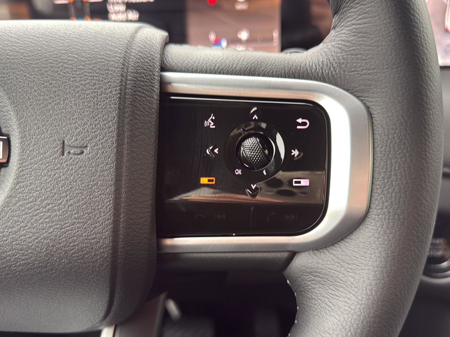 New 2026 Nissan Armada SL w/ Captain's Chari Seat Package image 24