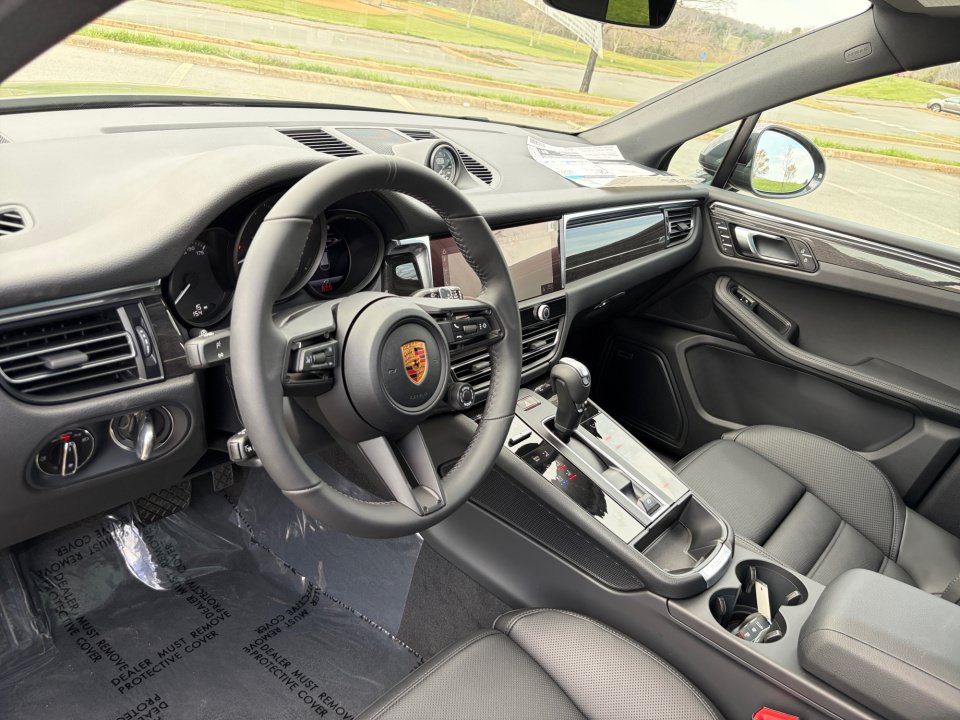 New 2026 Porsche Macan AWD/4WD image 15