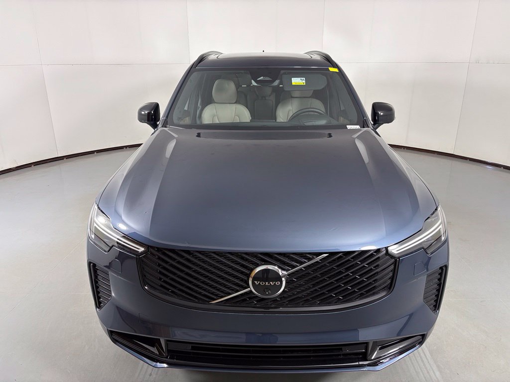 New 2026 Volvo XC90 T8 Ultra w/ Protection Package AWD/4WD image 3