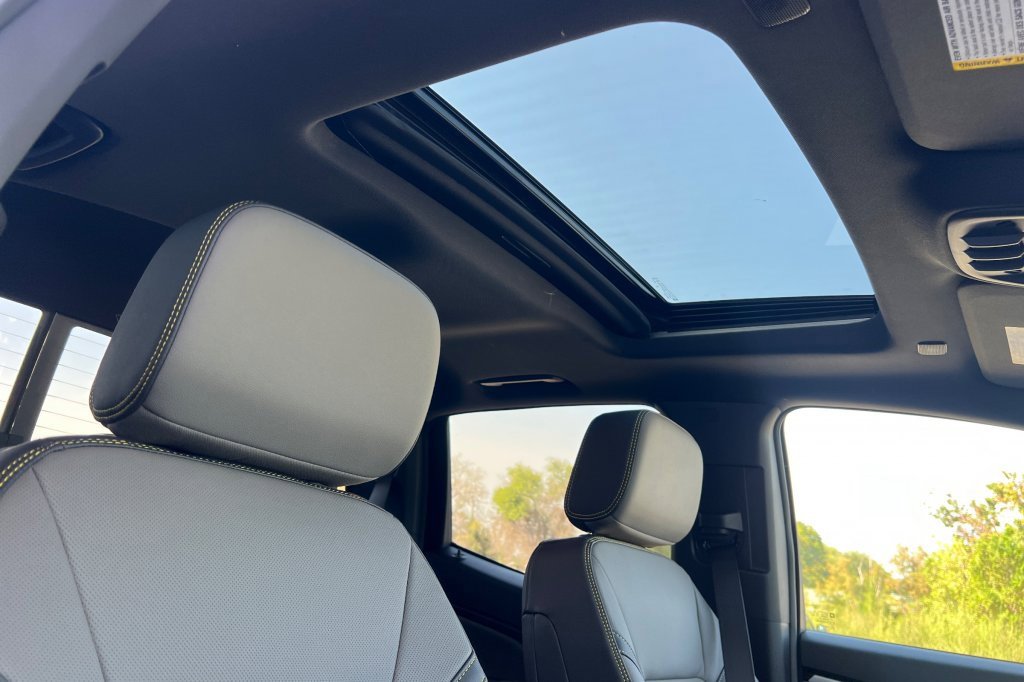 New 2026 Chevrolet Colorado ZR2 w/ Technology Package image 13