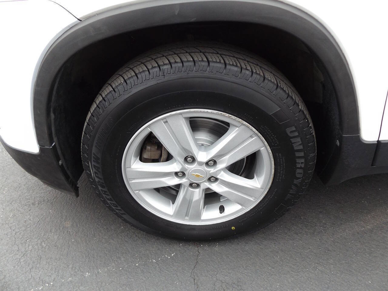 Used 2016 Chevrolet Trax LT w/ LT Sun and Sound Package image 33