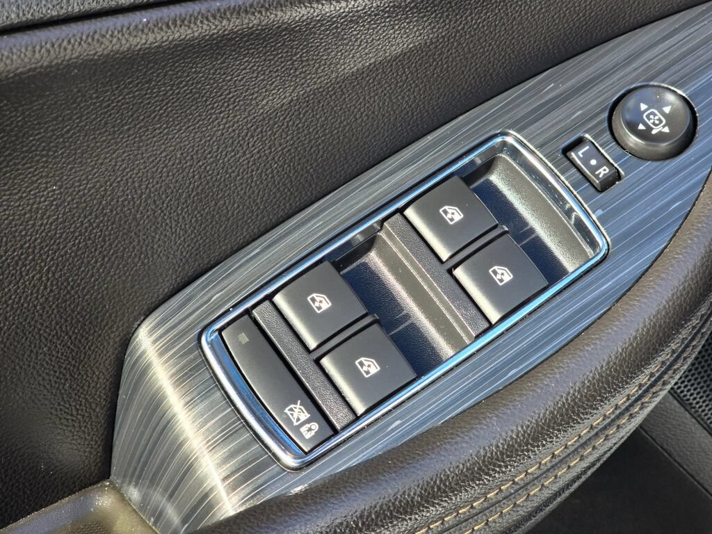Used 2017 Chevrolet Impala Premier FWD image 21