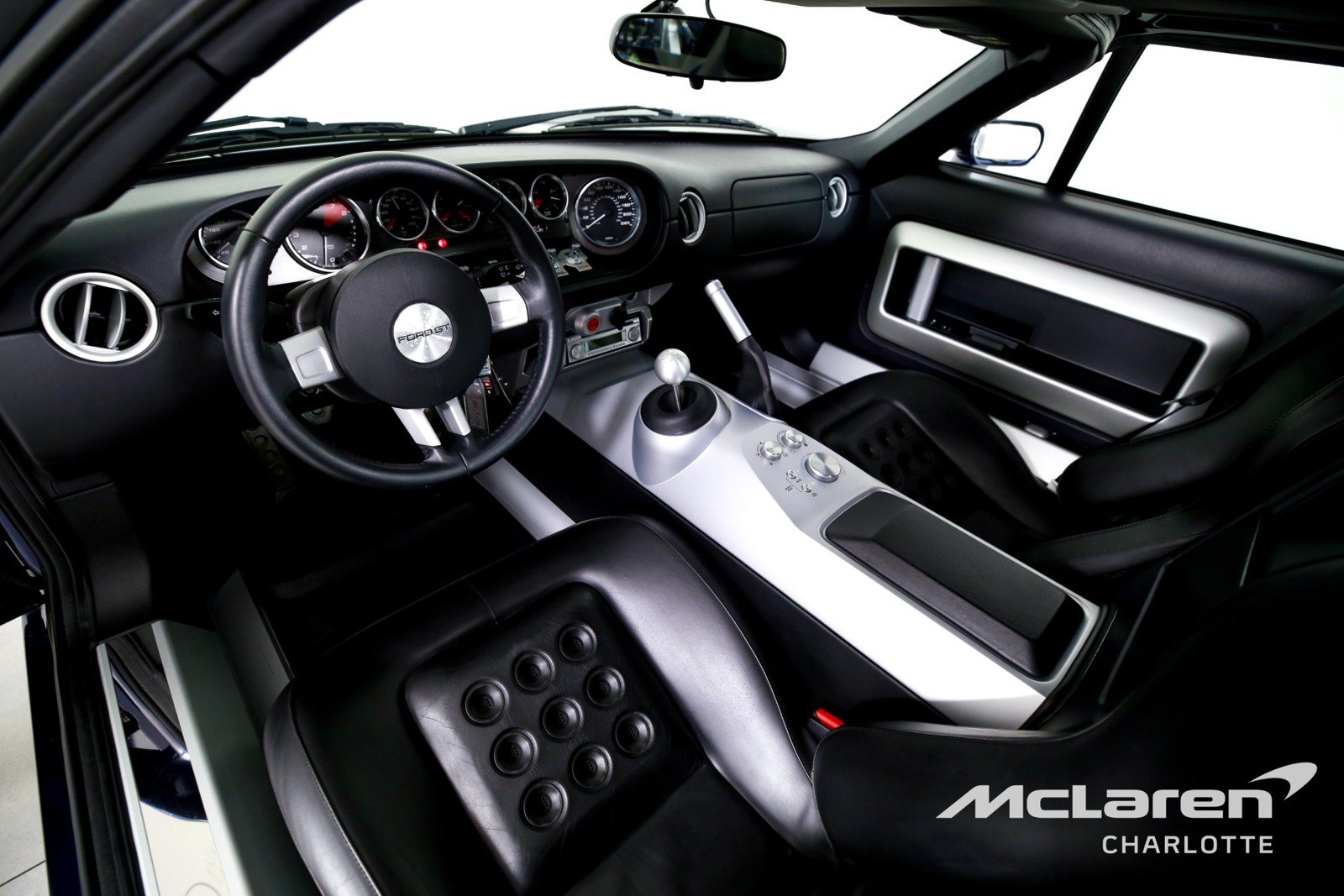 Used 2005 Ford GT RWD image 12