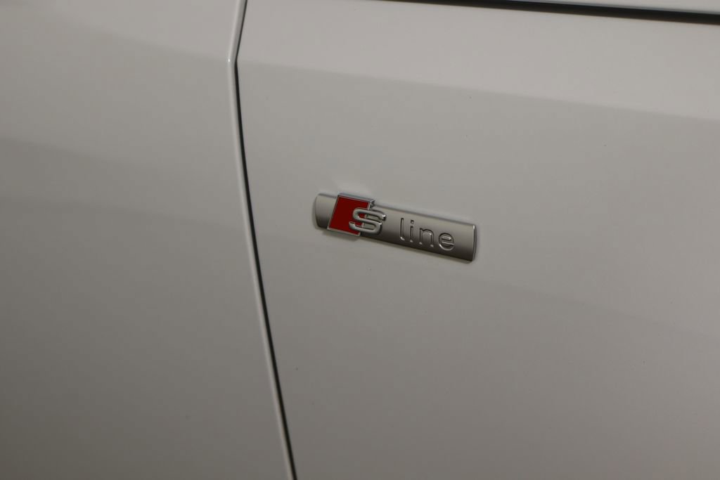 Used 2022 Audi A4 2.0T Premium Plus w/ Premium Plus Package image 45