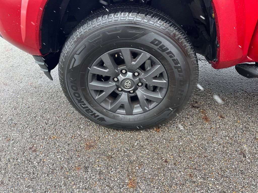 Certified 2022 Toyota Tacoma SR5 image 29