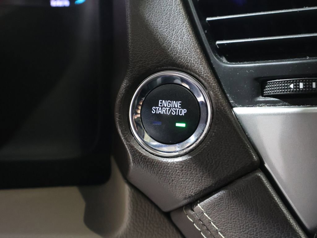 Used 2018 Chevrolet Suburban Premier AWD/4WD image 30