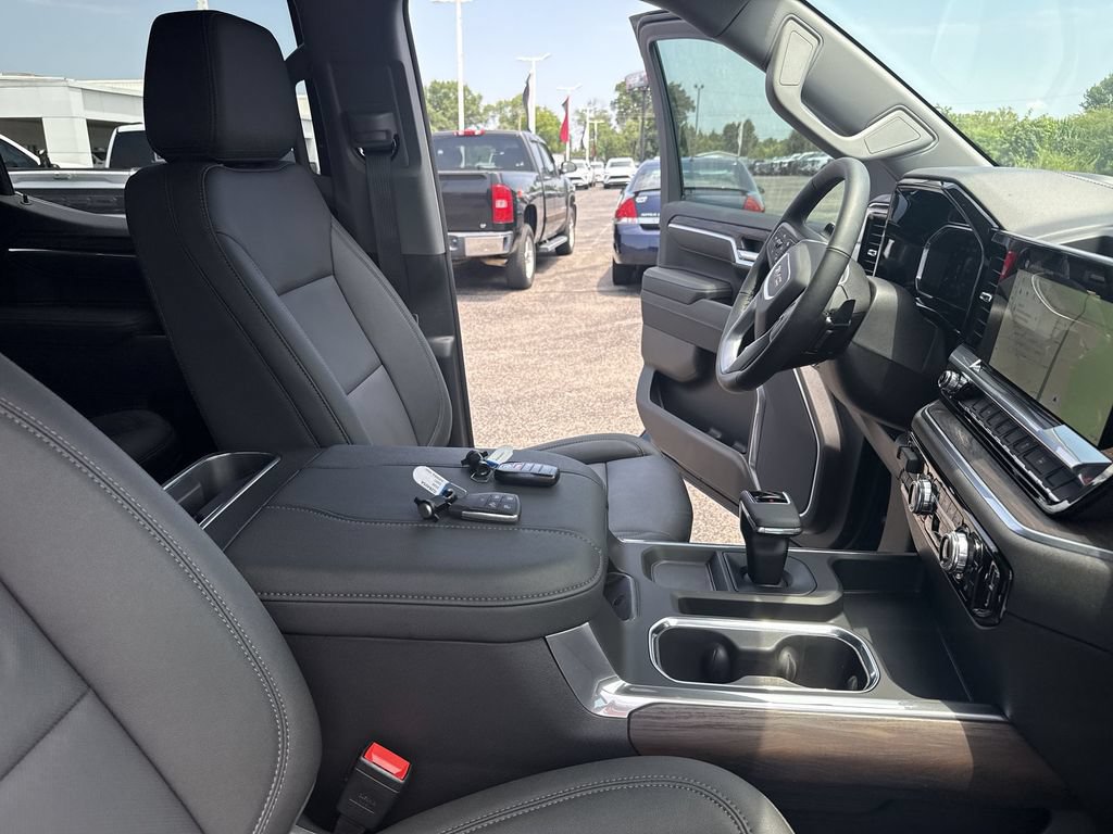 Used 2026 GMC Sierra 1500 SLT w/ SLT Premium Package AWD/4WD image 13