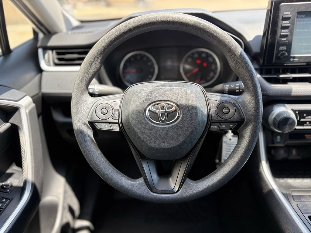 Used 2020 Toyota RAV4 LE FWD image 15