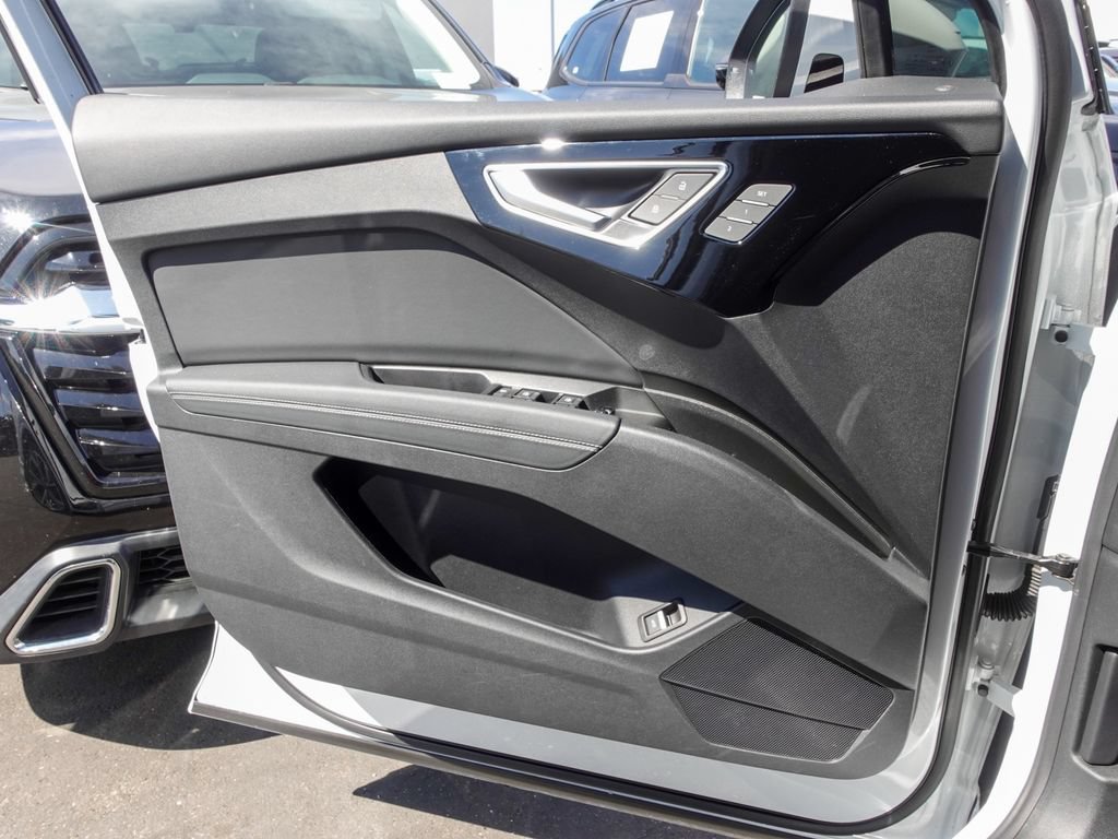 Used 2023 Audi Q4 e-tron Premium Plus w/ Premium Plus AWD/4WD image 17