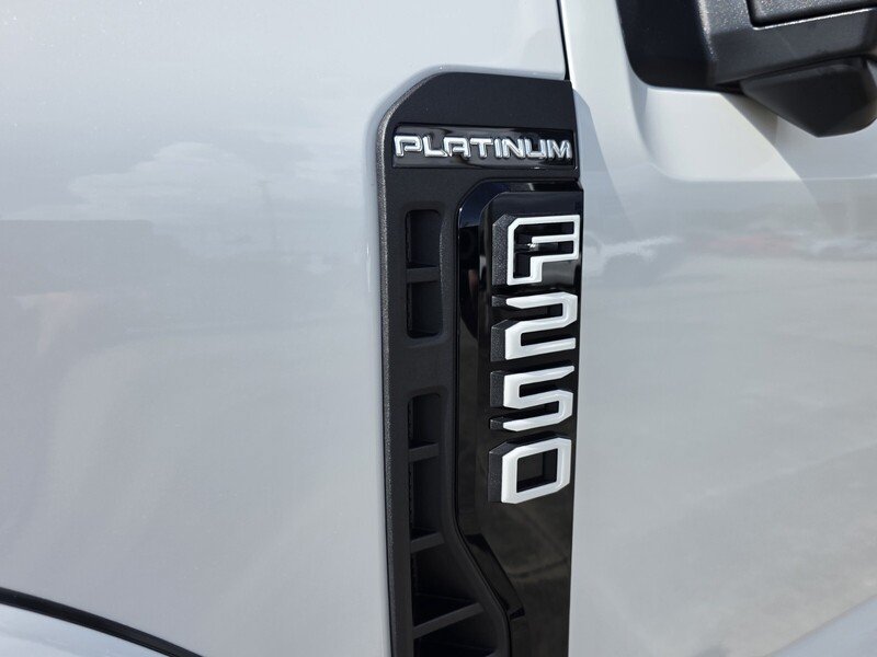Used 2026 Ford F250 Platinum AWD/4WD image 10