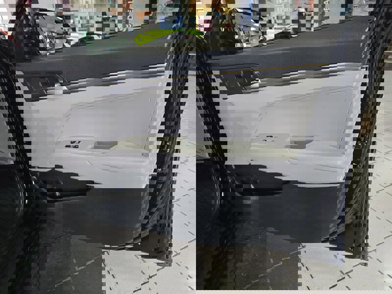 Used 2017 Hyundai Elantra SE image 12