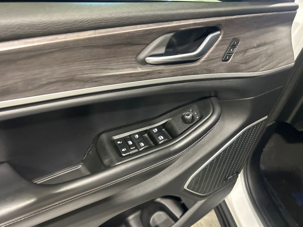 Used 2021 Jeep Grand Cherokee L Limited image 14