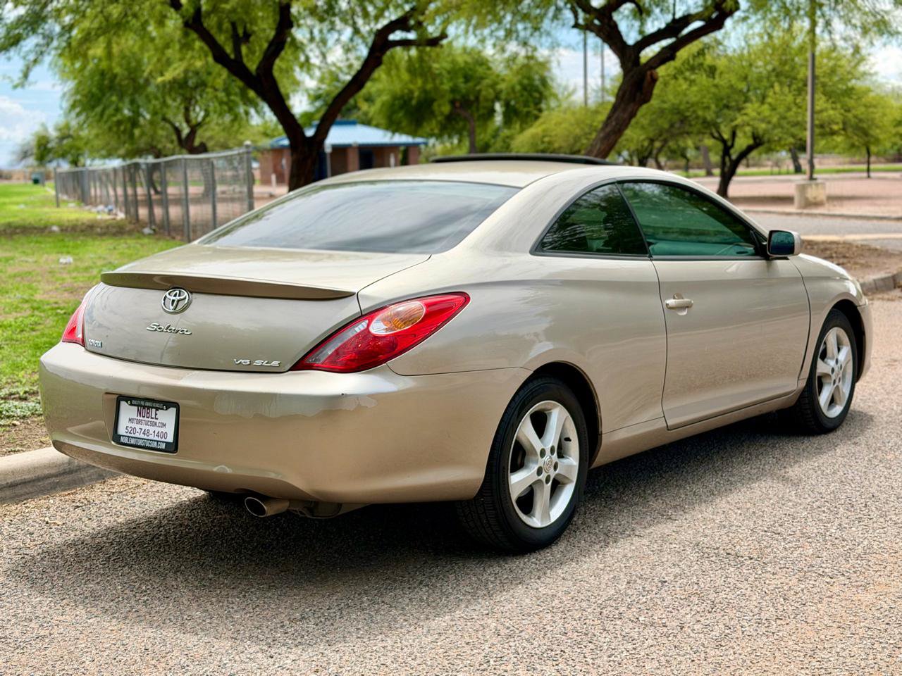 Used 2004 Toyota Solara SLE FWD image 5