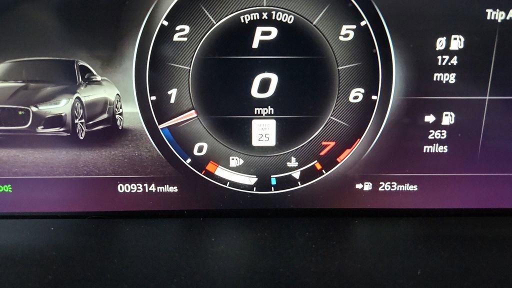 Used 2023 Jaguar F-TYPE Coupe image 28