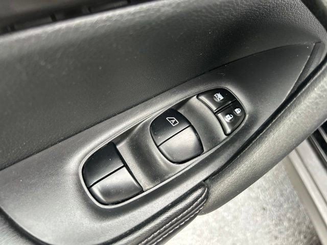 Used 2019 Nissan Rogue AWD image 10