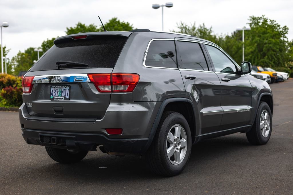 Used 2012 Jeep Grand Cherokee Laredo w/ Laredo E Group AWD/4WD image 9
