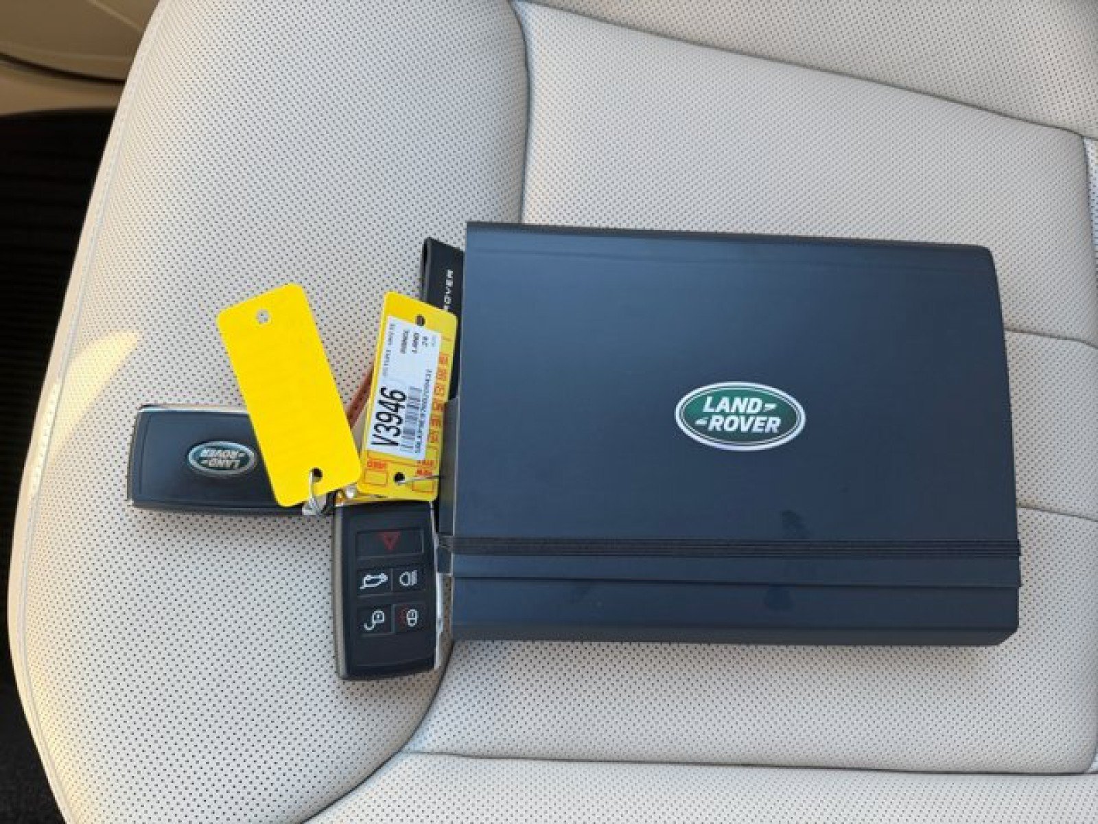 Certified 2024 Land Rover Range Rover SE AWD/4WD image 22