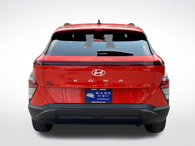 Used 2024 Hyundai Kona SEL w/ Convenience Package FWD image 4