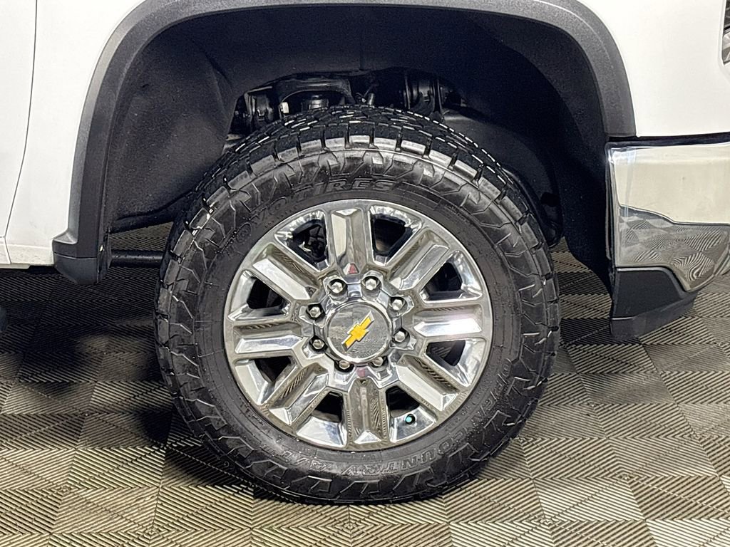 Used 2024 Chevrolet Silverado 3500 LTZ w/ LTZ Convenience Package image 23