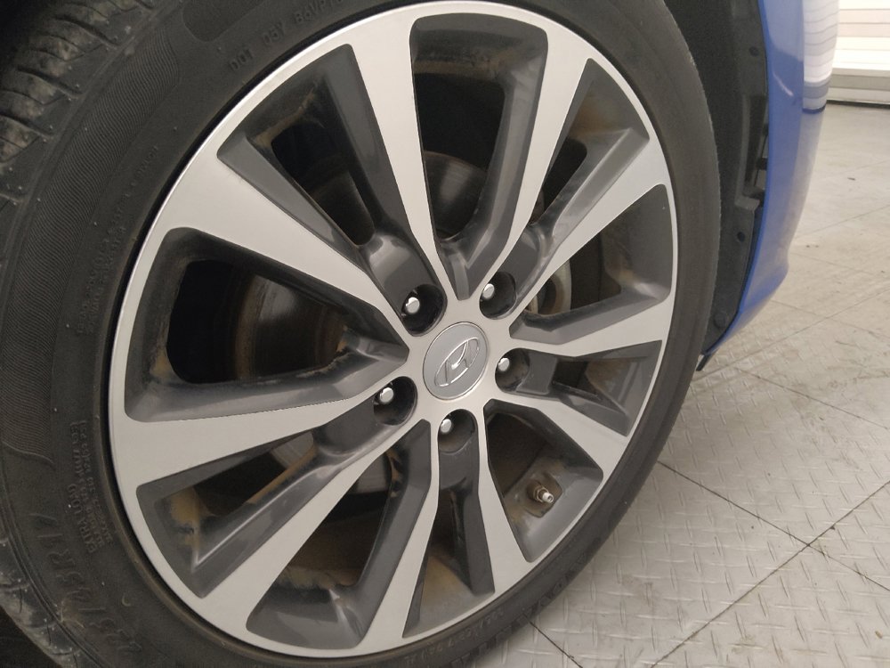 Used 2018 Hyundai Elantra GT FWD image 31