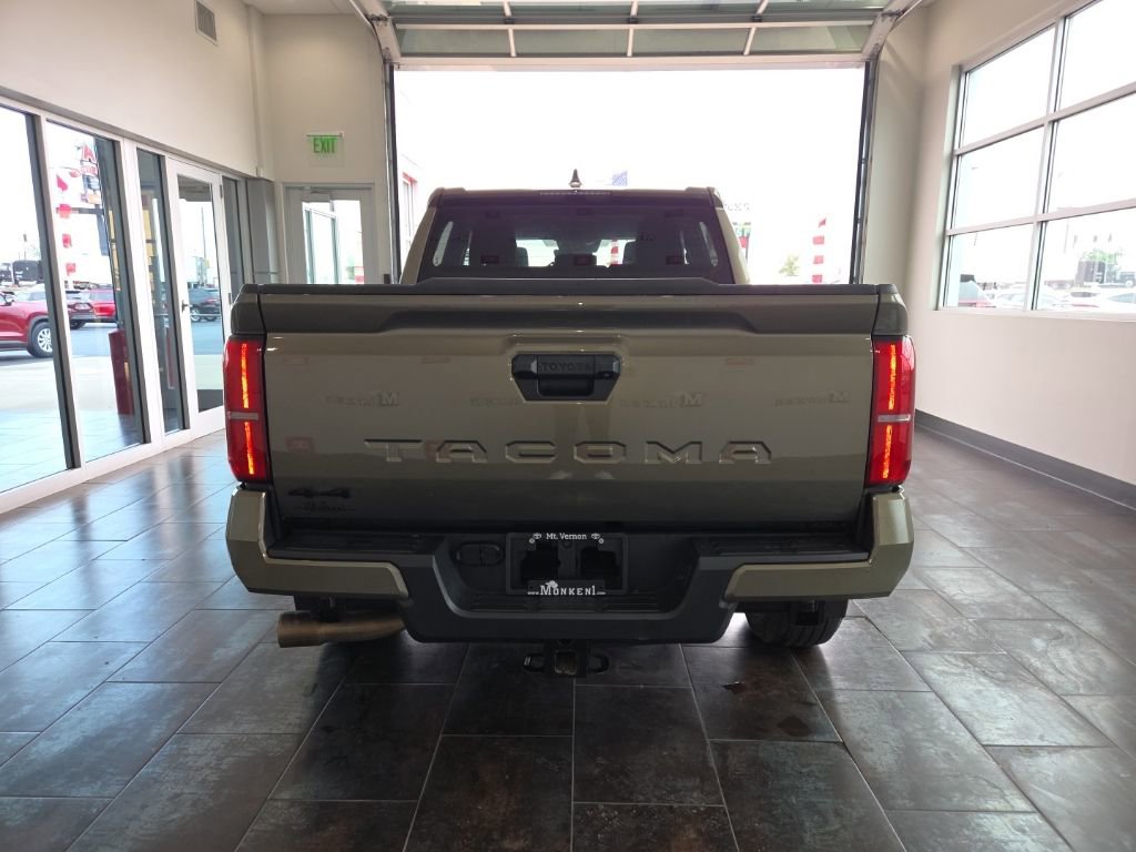 Used 2024 Toyota Tacoma TRD Sport image 5