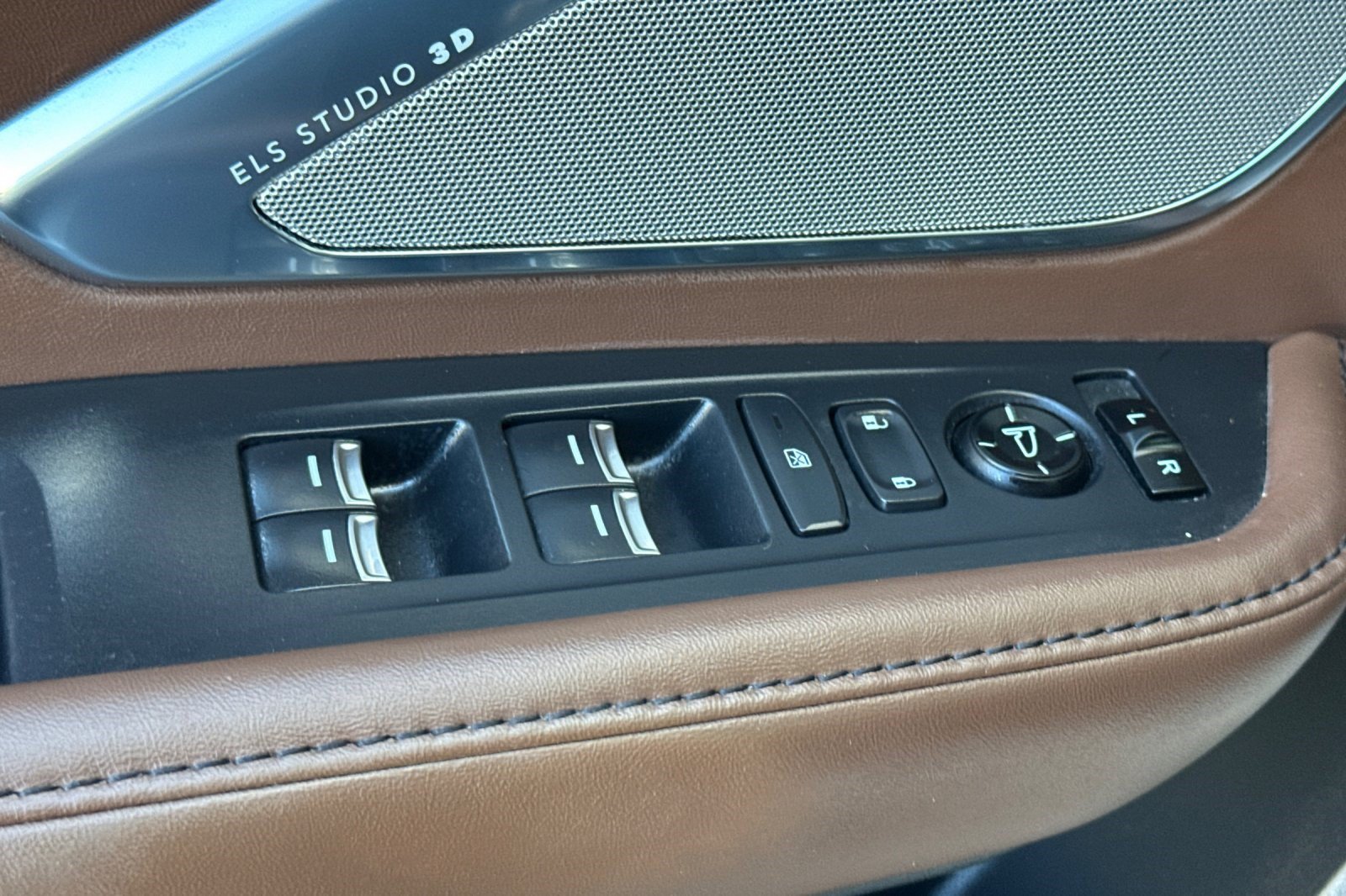 Used 2019 Acura RDX w/ Advance Package FWD image 14