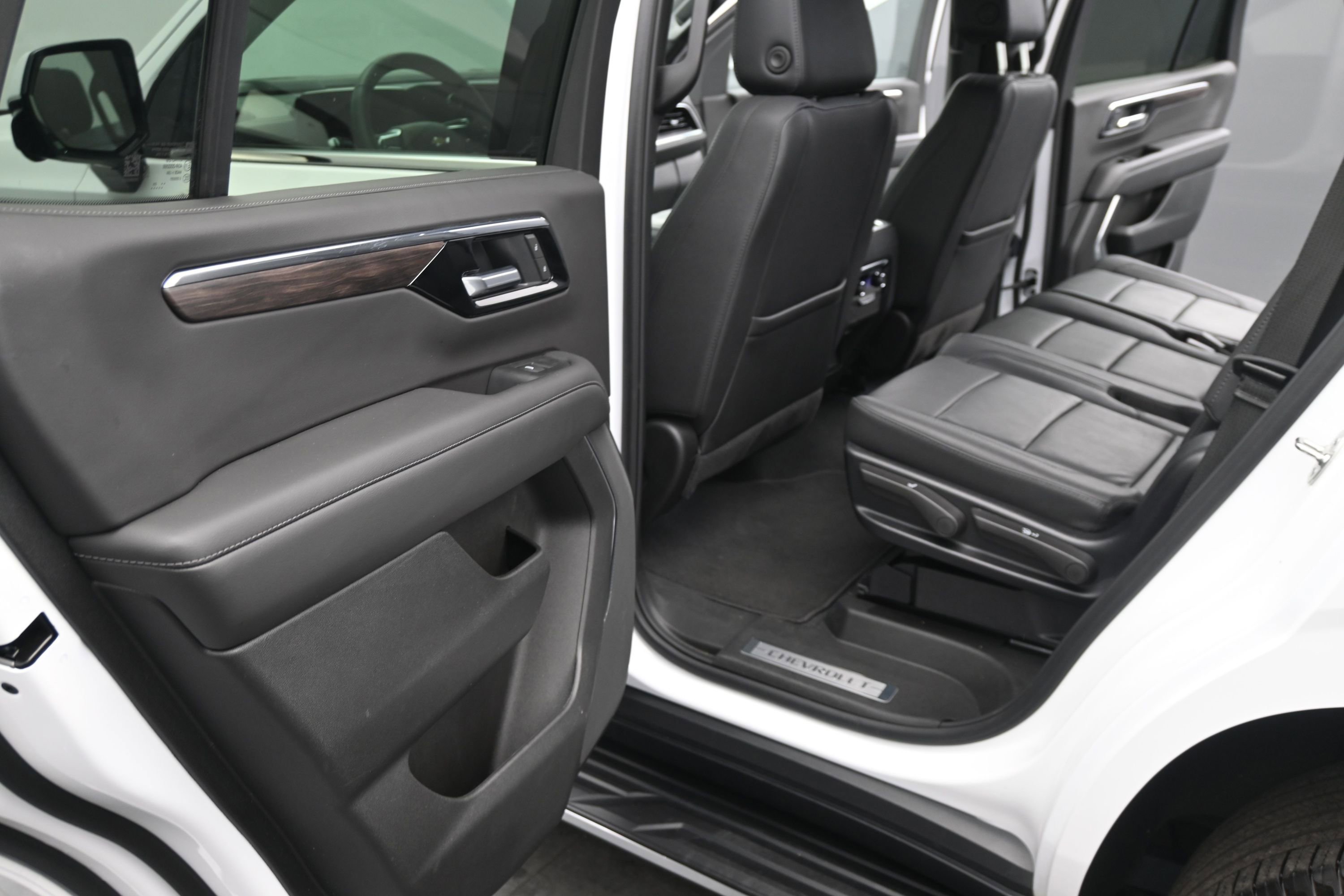 Certified 2025 Chevrolet Tahoe LT AWD/4WD image 15