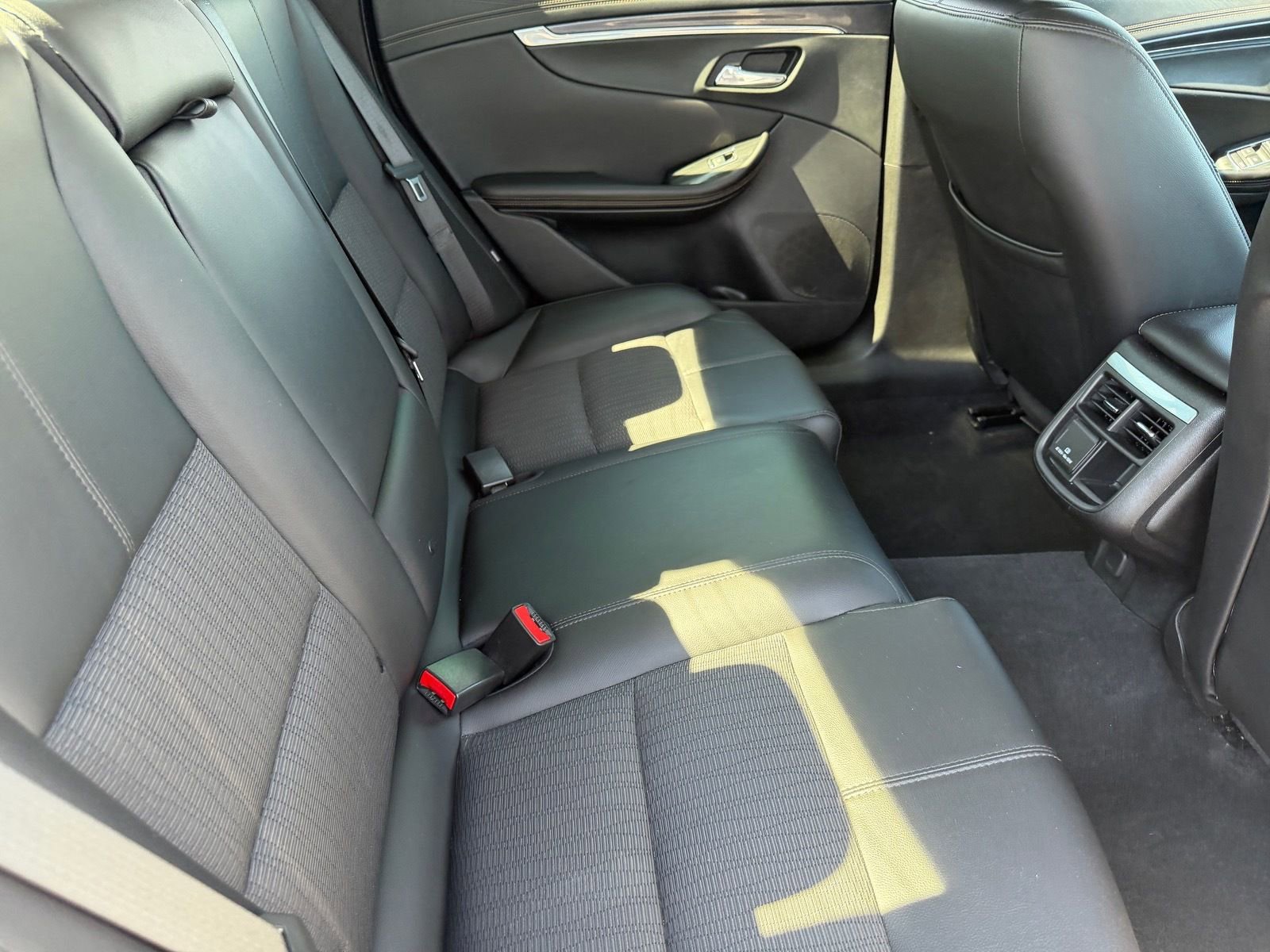 Used 2018 Chevrolet Impala LT w/ LT Entertainment Package FWD image 16