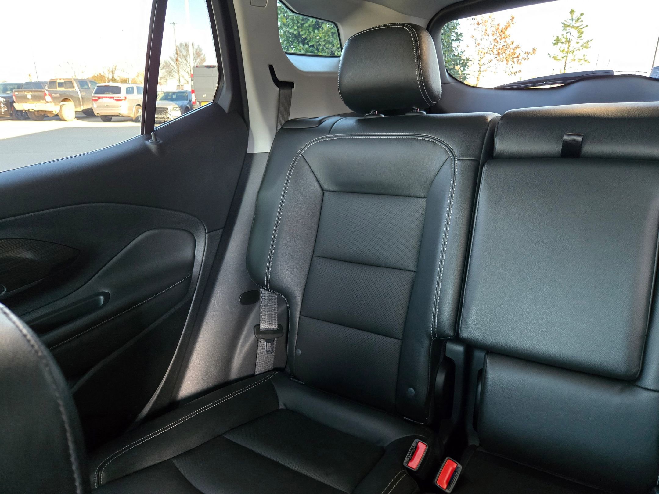 Used 2023 GMC Terrain SLT w/ LPO, Floor Liner Package image 30