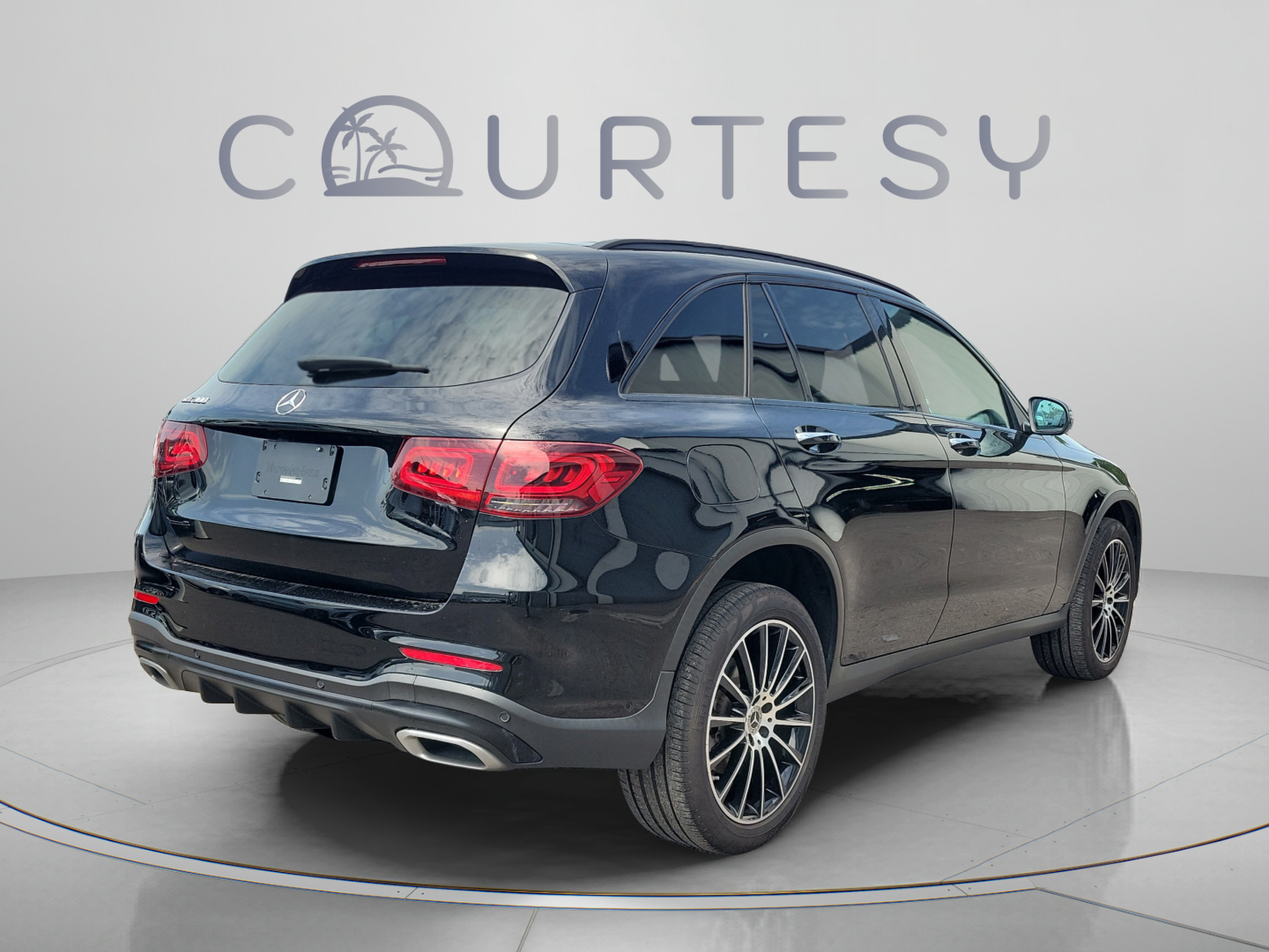 Used 2022 Mercedes-Benz GLC 300 image 3