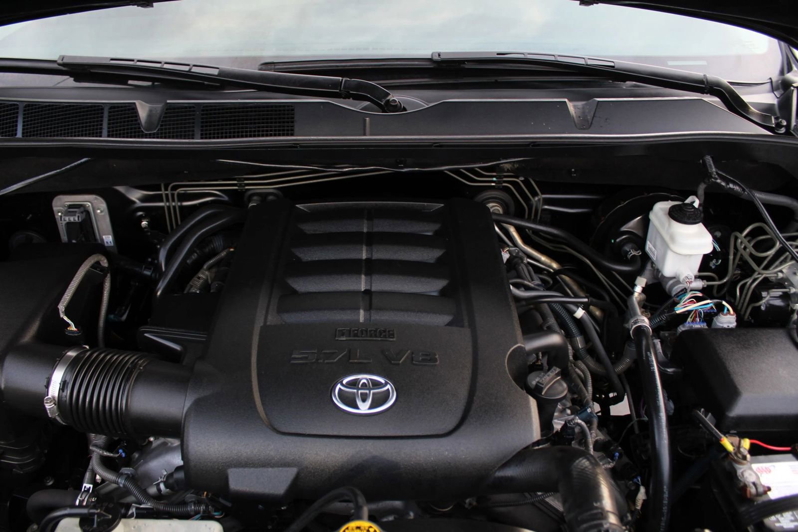 Used 2012 Toyota Tundra 2WD CrewMax w/ Tow Pkg image 33