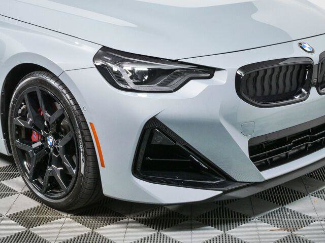Used 2026 BMW M240i Coupe w/ Premium Package RWD image 32