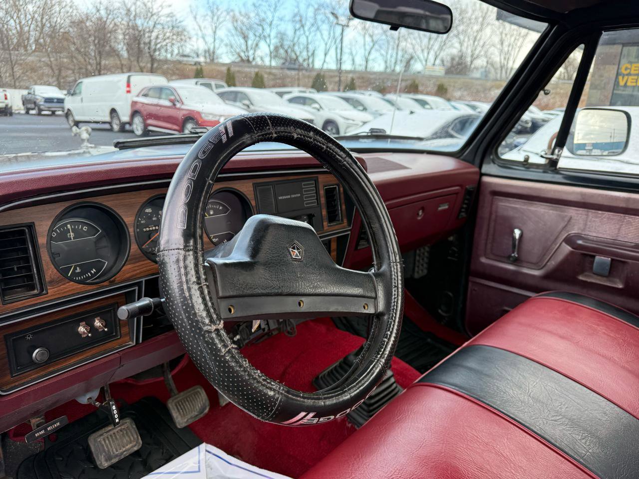 Used 1989 Dodge D/W Truck 100 RWD image 27
