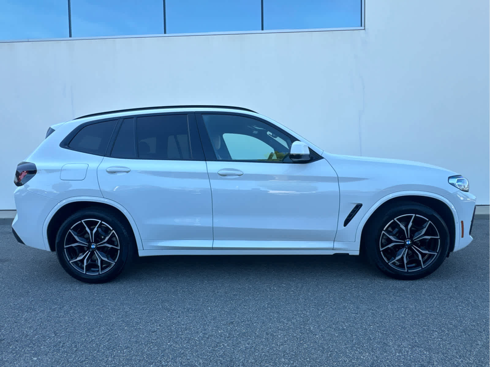 Certified 2022 BMW X3 xDrive30i w/ M Sport Package 2 AWD/4WD image 6