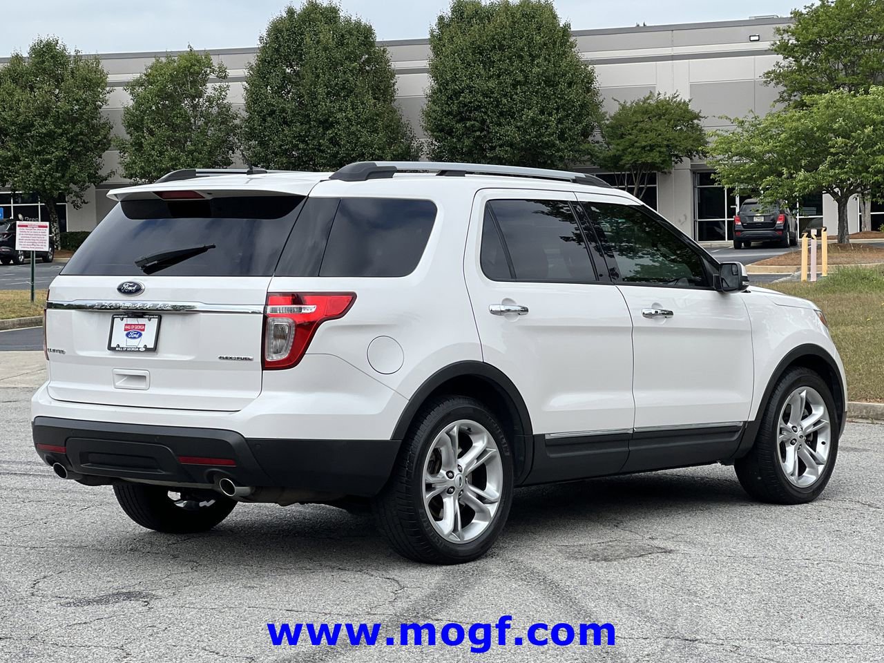 Used 2015 Ford Explorer Limited w/ Equipment Group 301A FWD image 3