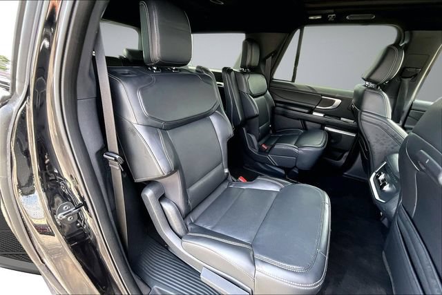 Used 2025 Ford Expedition Max Platinum w/ Stealth Performance Package AWD/4WD image 24