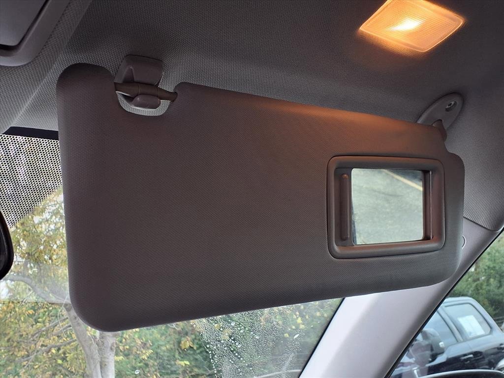 Used 2018 Toyota RAV4 LE image 7