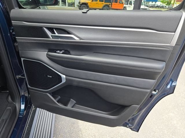 New 2026 Jeep Grand Wagoneer Limited AWD/4WD image 11
