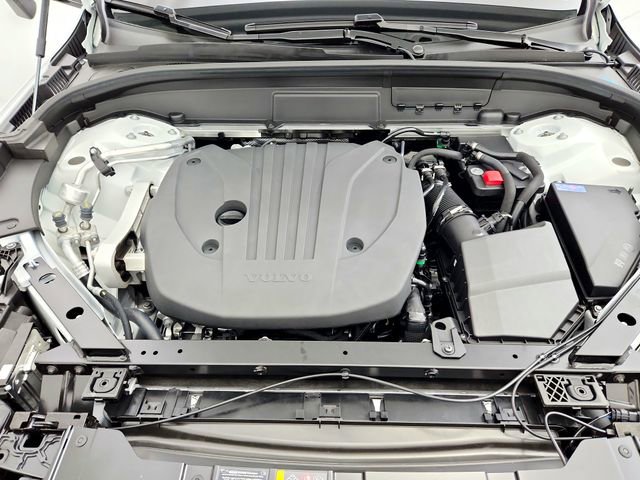 New 2026 Volvo XC60 B5 Plus w/ Climate Package PRO image 28