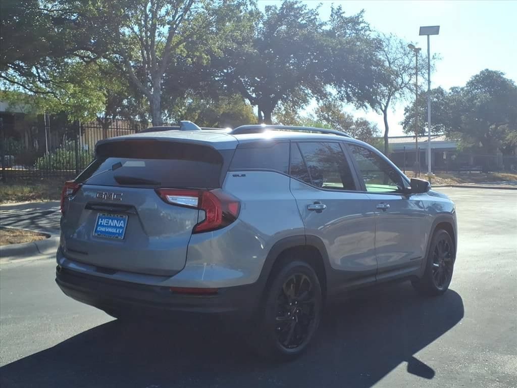 Used 2023 GMC Terrain SLE w/ Elevation Edition FWD image 6