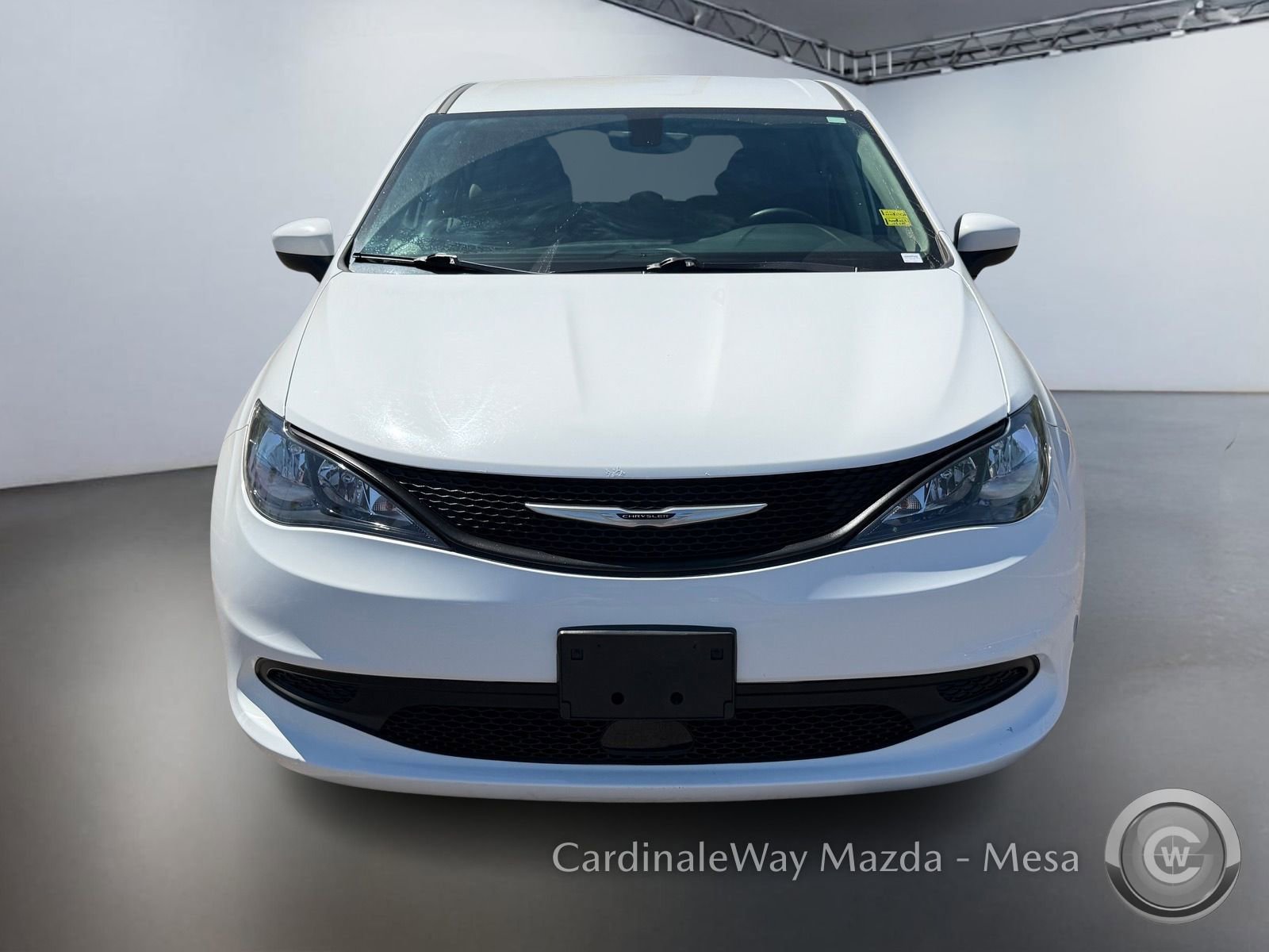 Used 2022 Chrysler Voyager LX image 5