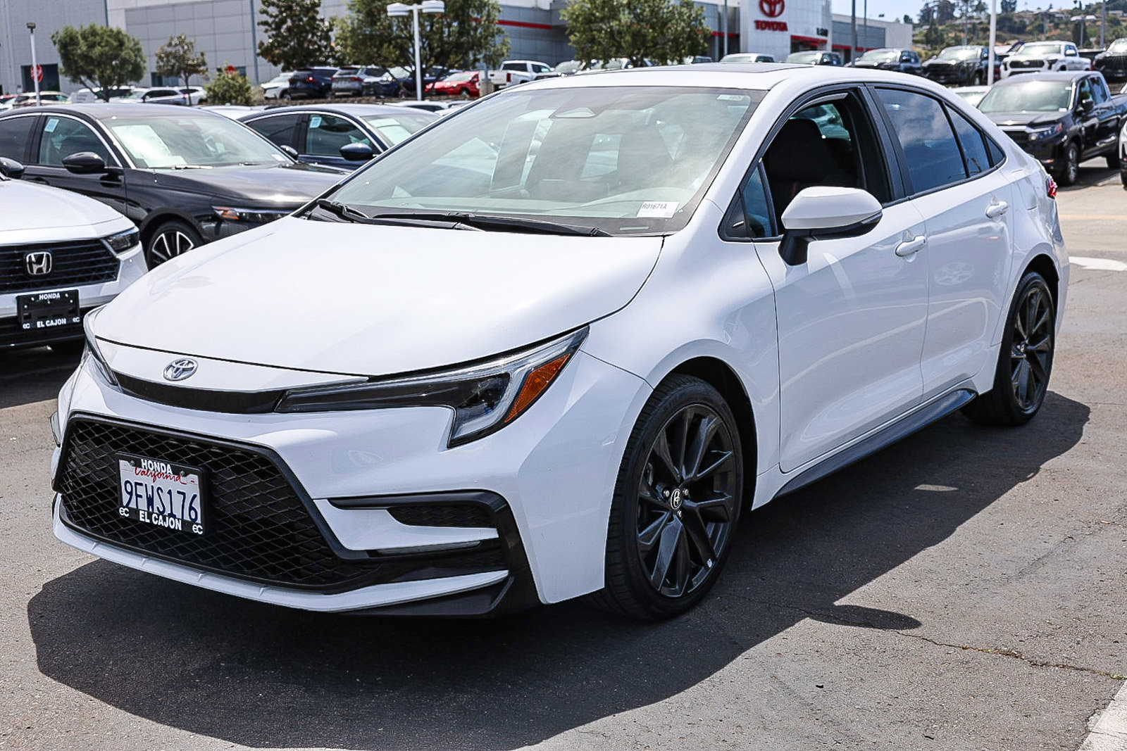 Used 2023 Toyota Corolla SE w/ SE Premium Package FWD image 20