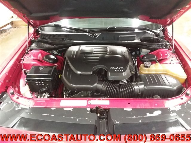 Used 2011 Dodge Challenger SE image 6