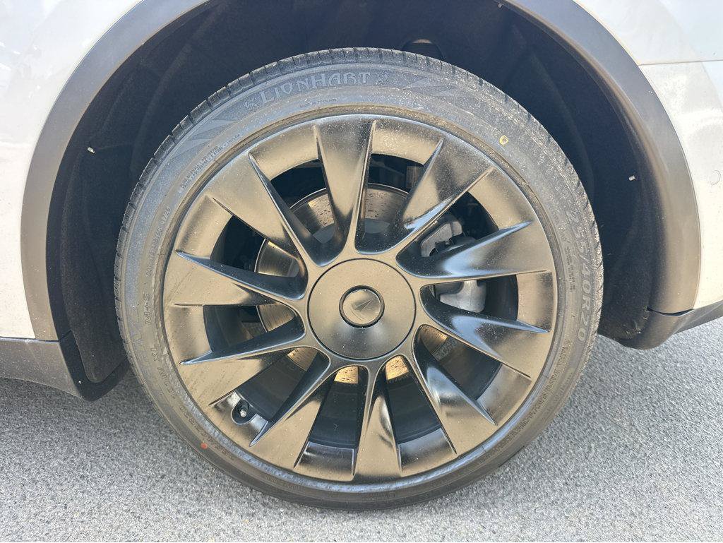 Used 2021 Tesla Model Y Long Range AWD/4WD image 14